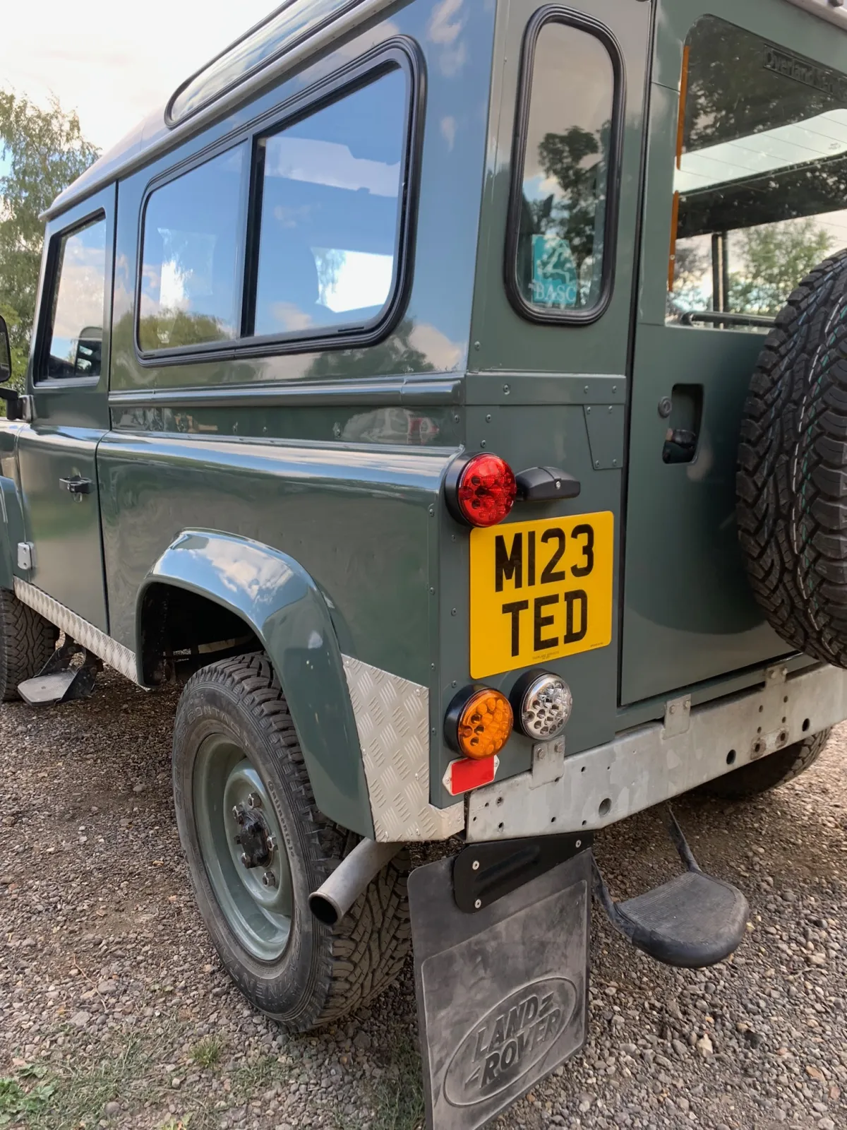 Land Rover Defender 90 build by Overland Services
