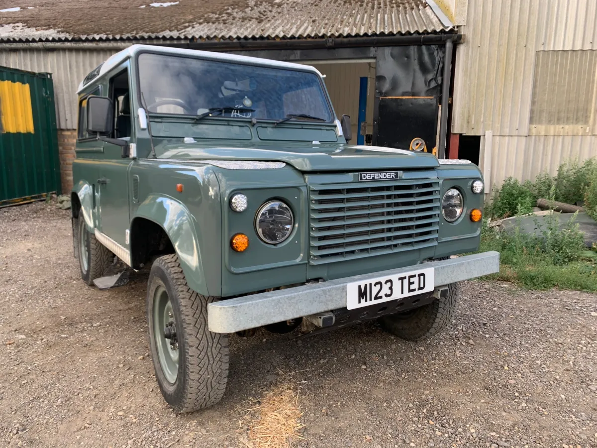 Land Rover Defender 90 build by Overland Services