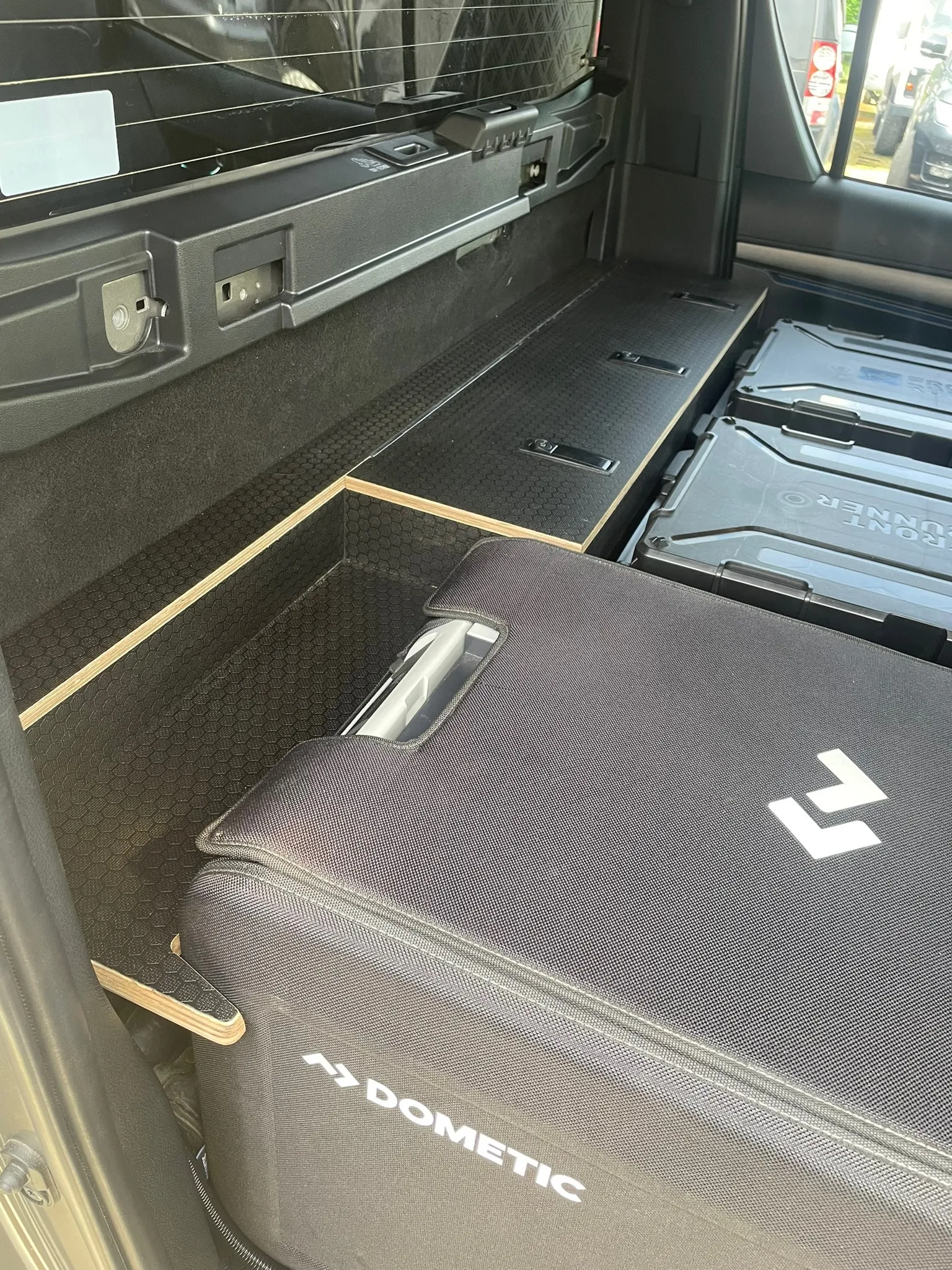Toyota Hilux build by Overland Services