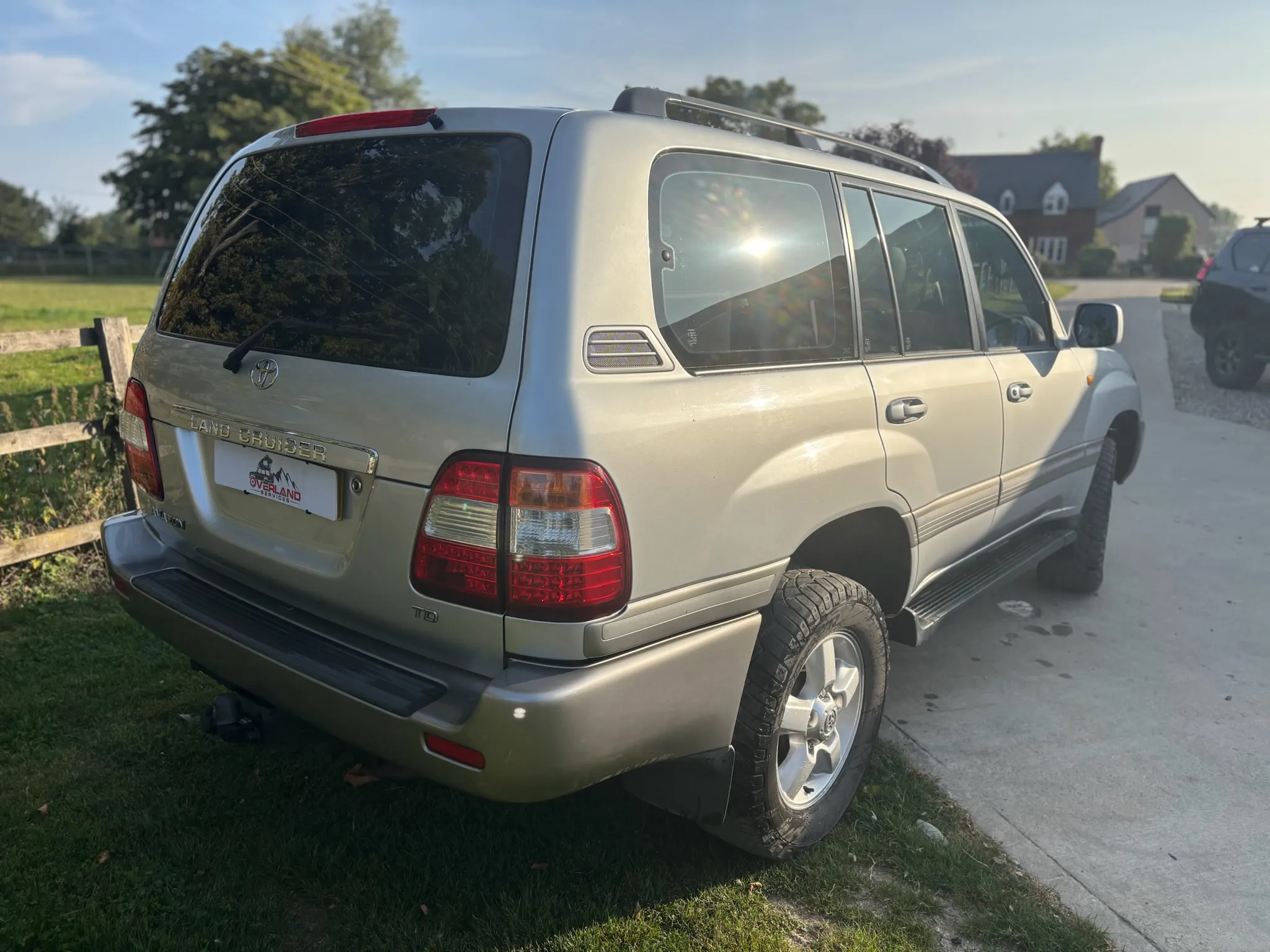 Toyota Landcruiser 100 build by Overland Services