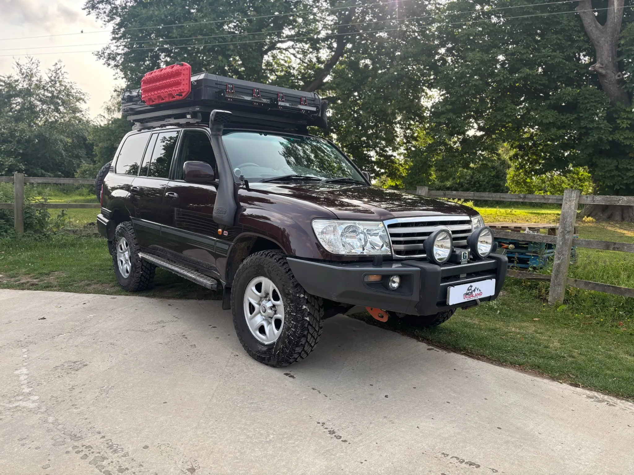 Toyota Landcruiser 100 build by Overland Services