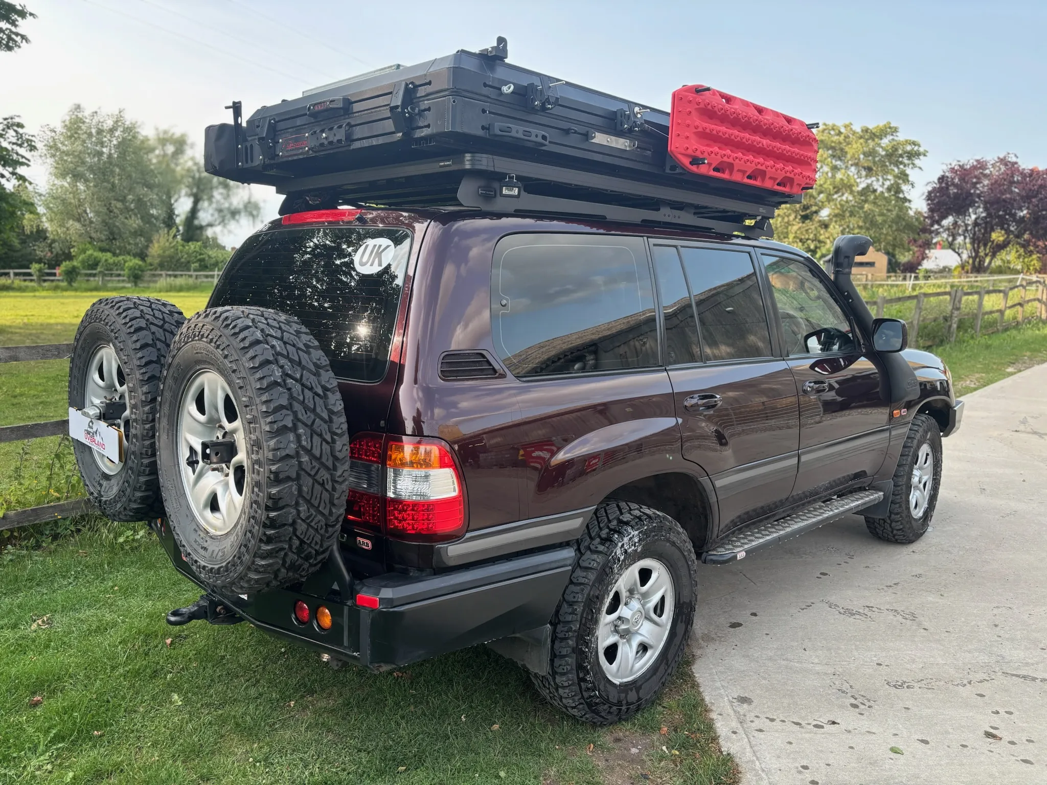 Toyota Landcruiser 100 build by Overland Services