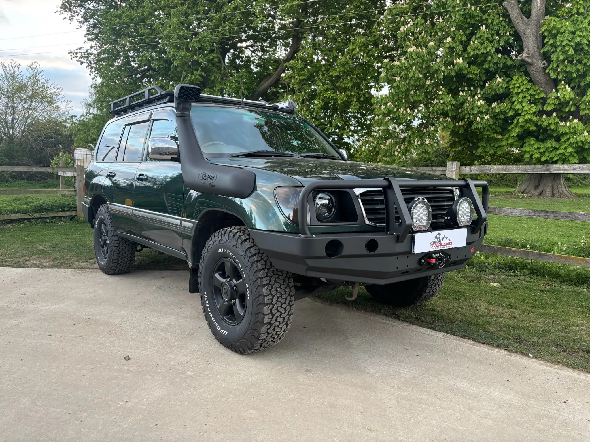 Toyota Landcruiser 100 build by Overland Services