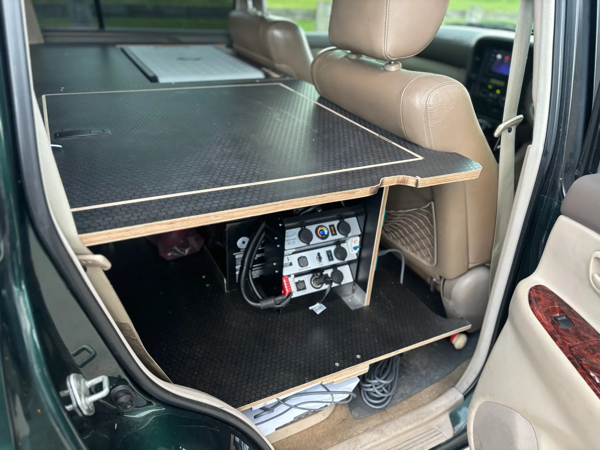 Toyota Landcruiser 100 build by Overland Services