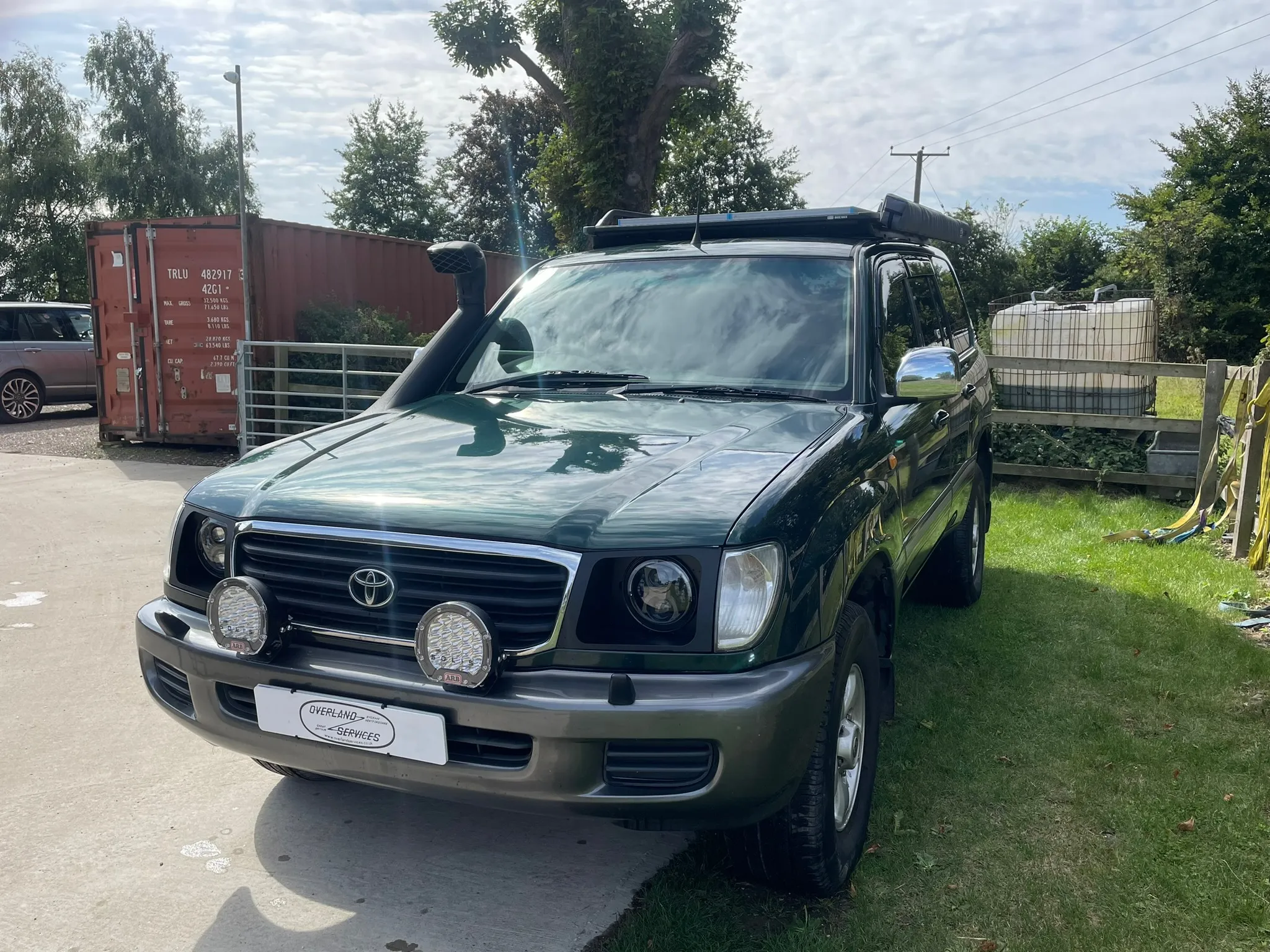 Toyota Landcruiser 100 build by Overland Services