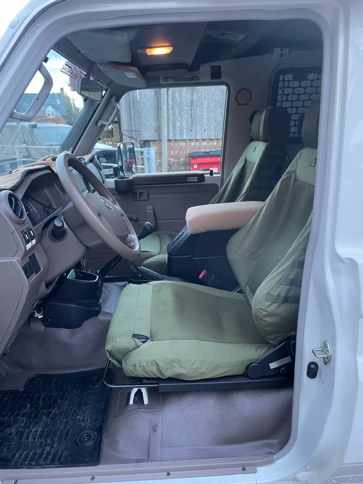 Toyota Landcruiser 76 build by Overland Services